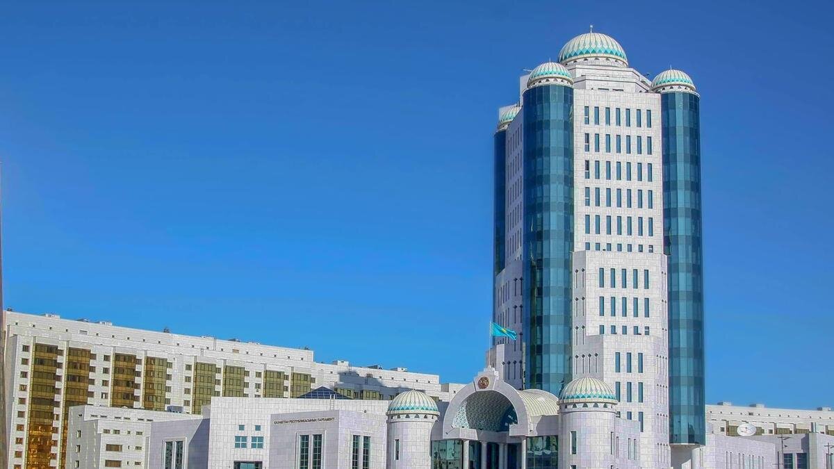    Здание сената:parlam.kz