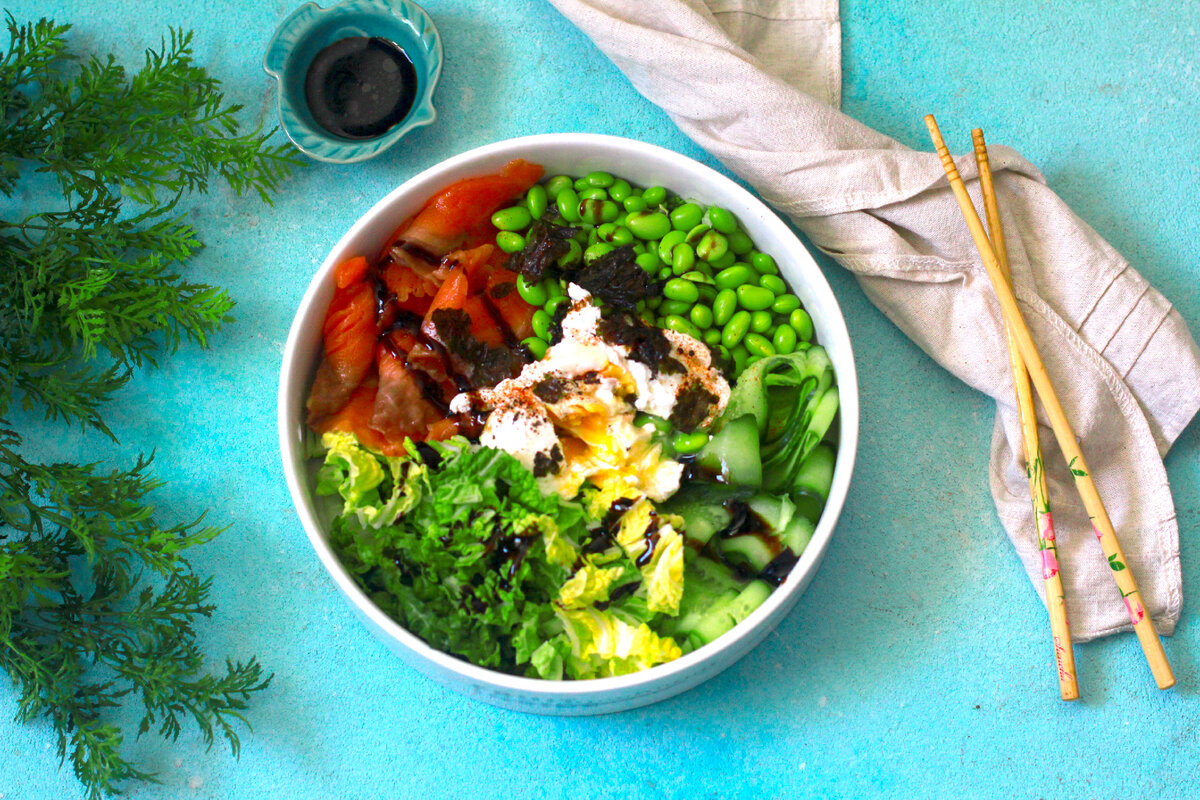 Боул со слабосоленой рыбой, яйцом, зеленью и бобами эдамаме от Елены Некрасовой https://t.me/urbanistka_vl