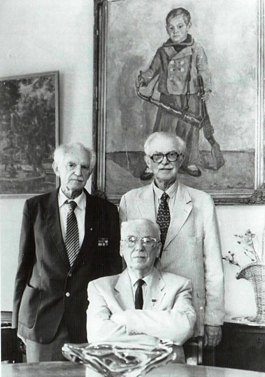   ()        .      (   " !")...  !