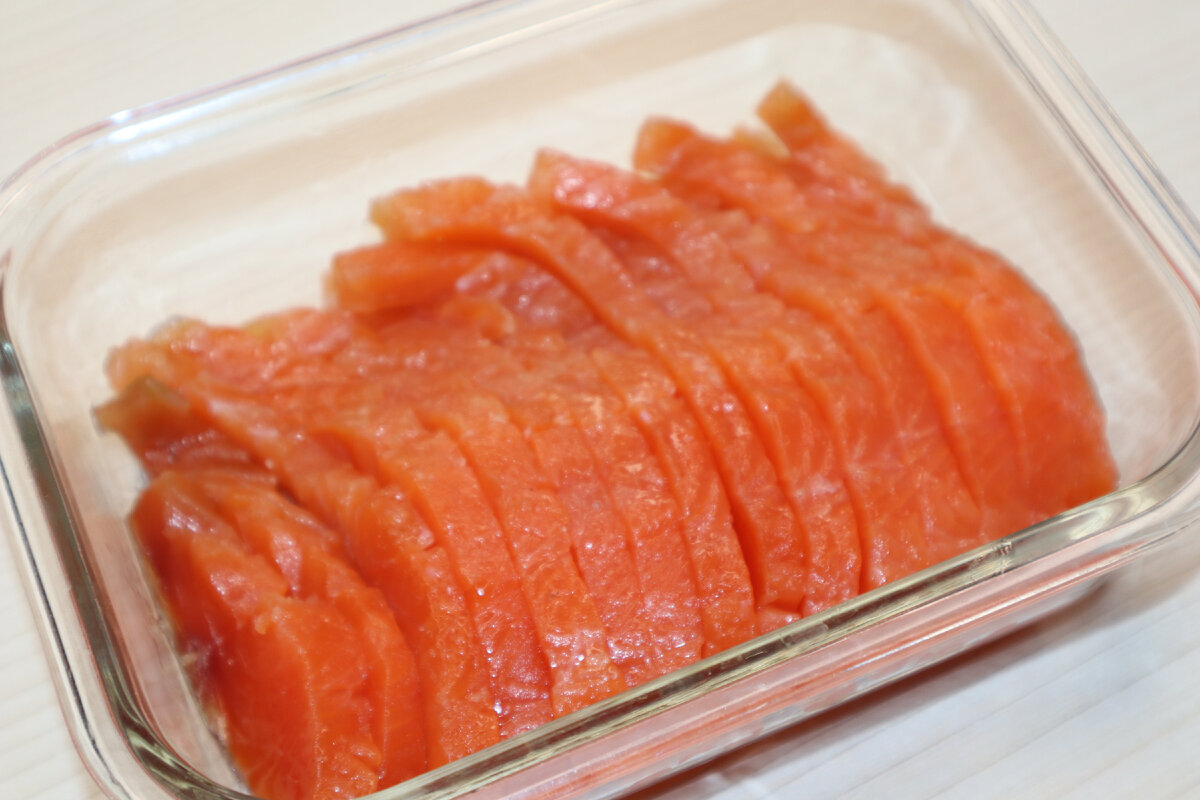 Приготовление солёной красной рыбы: