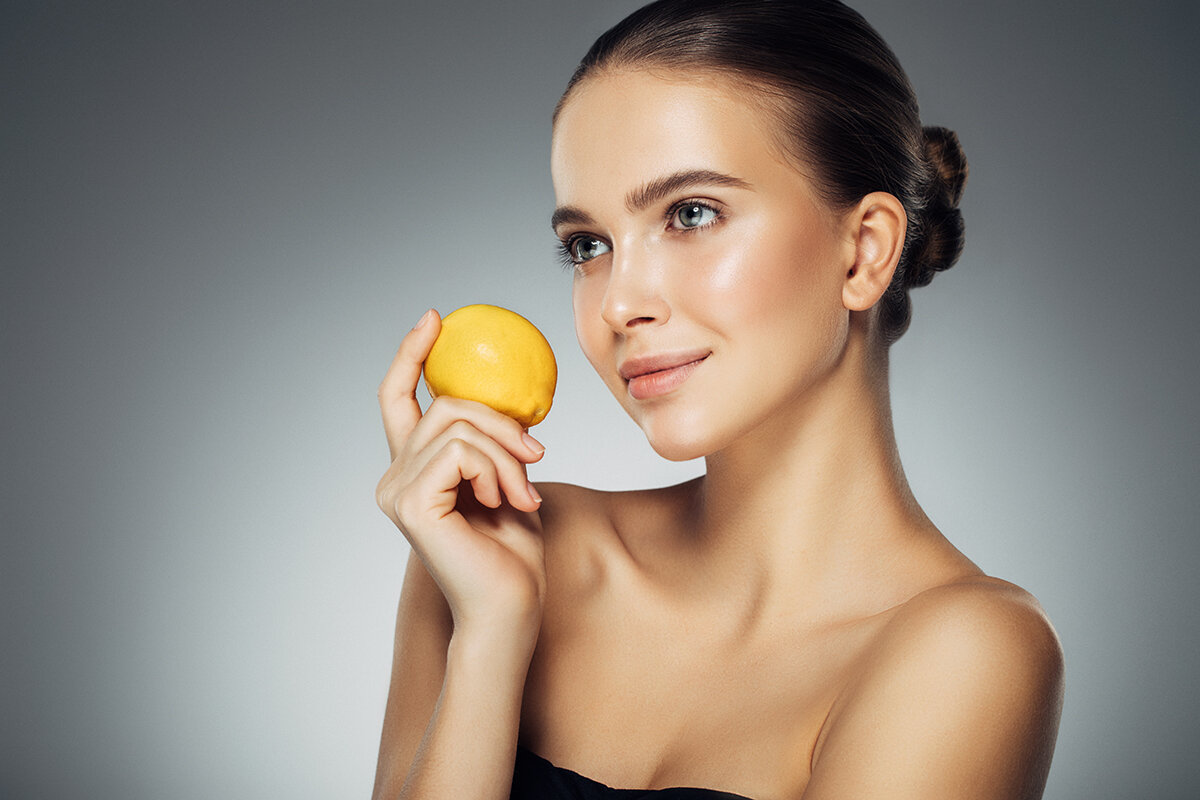 отбеливающая сыворотка для лица. масло. глиняная маска для лица. дарсонваль массажные линии. скраб для лица.