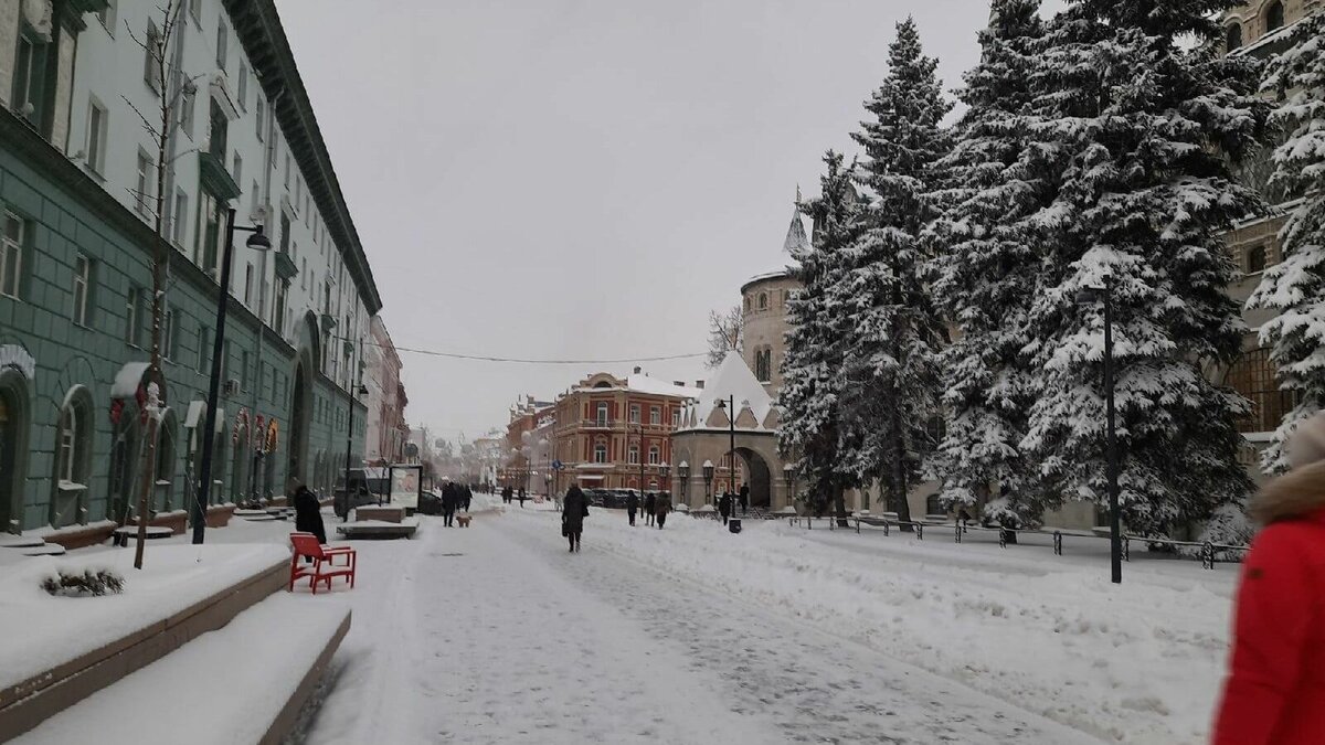     Коммунальщики начали готовиться к приближающемуся снегопаду в Нижнем Новгороде. По данным синоптиков, непогода может накрыть город в последний день рабочей недели. Об этом рассказали в депобре.