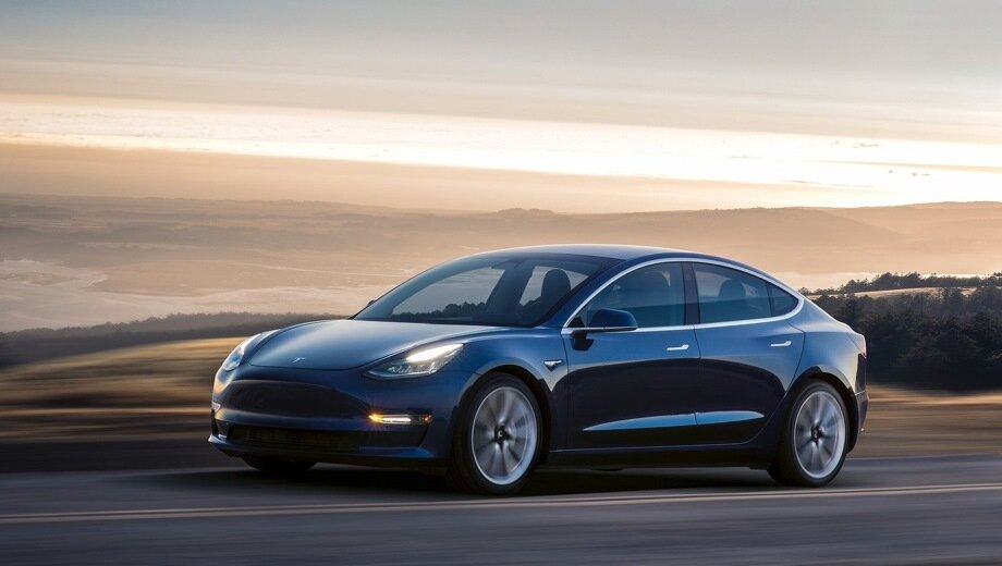 Источник: https://www.drive.ru/  На фото: Tesla Model 3.