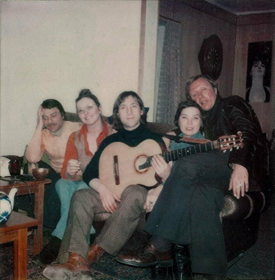 Так выглядел Высоцкий в молодости.