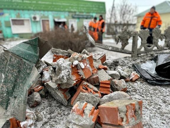    Результат обстрела Шебекина Белогородской области. Фото: Telegram/t.me/vvgladkov.