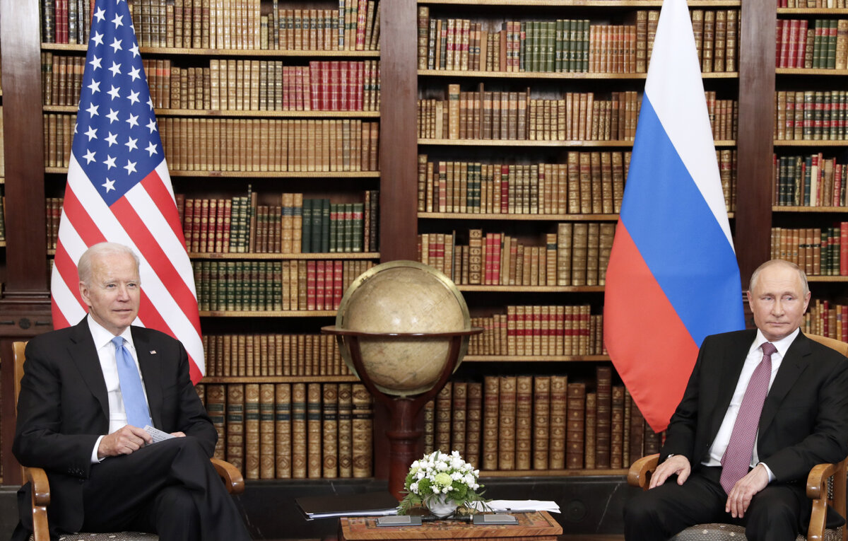    Президент США Джо Байден и президент России Владимир Путин  Михаил Метцель/ТАСС