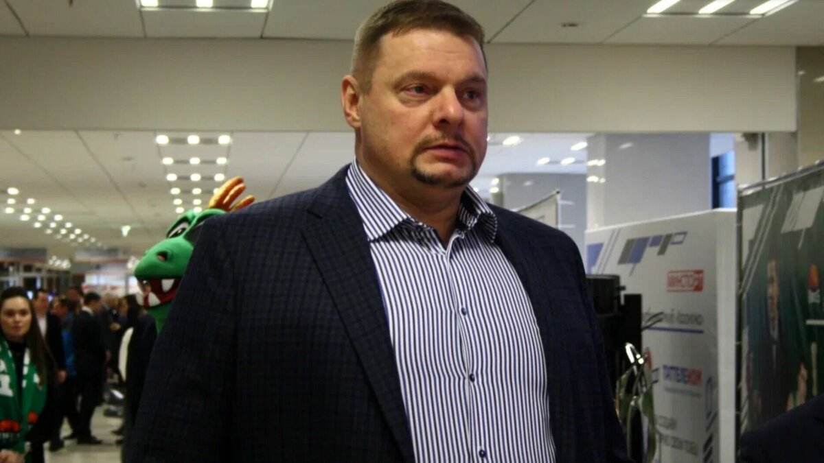     Экс- тренер казанского «Зенита» Владимир Алекно рассказал, почему в 2010 году водил команду на экскурсию в тюрьму. Этим он поделился в ходе интервью с министром цифрового развития Татарстана Айратом Хайруллиным.