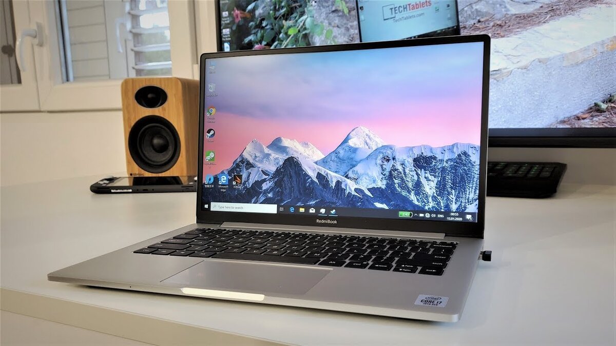RedmiBook 13 просто взять с собой в дорогу, на учёбу, в командировку. Фото: drnaeemslab.com