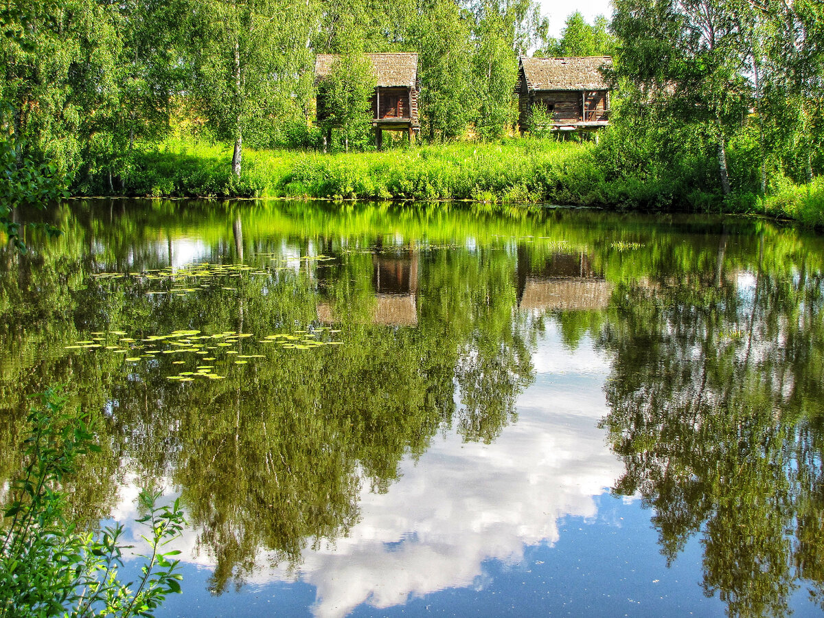 Бани из деревни Ведерки Костромского района, конец 19 в. На сваях, т.к. весной случалось половодье.