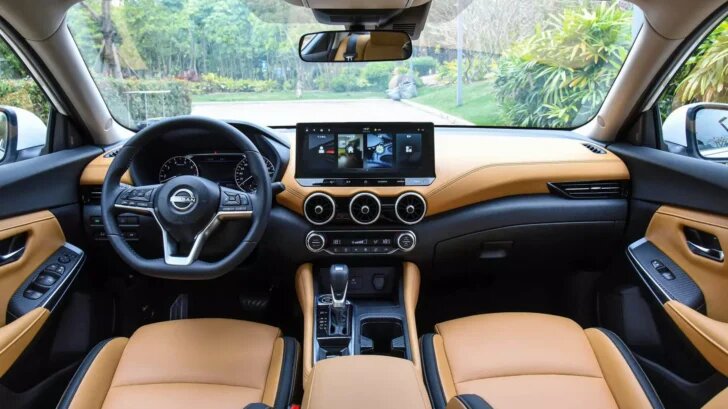 Интерьер обновлённого Nissan Sylphy для Китая.
