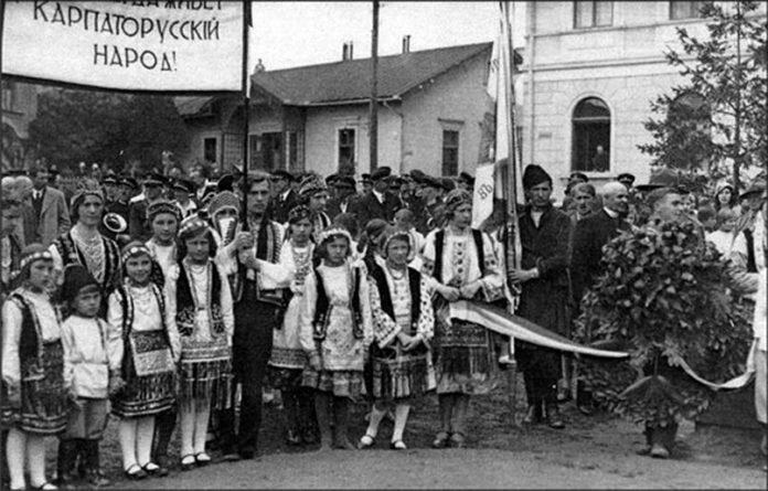 
Источник: https://www.rubaltic.ru/article/kultura-i-istoriya/13032019-3-zabytykh-naroda-vostochnoy-evropy/