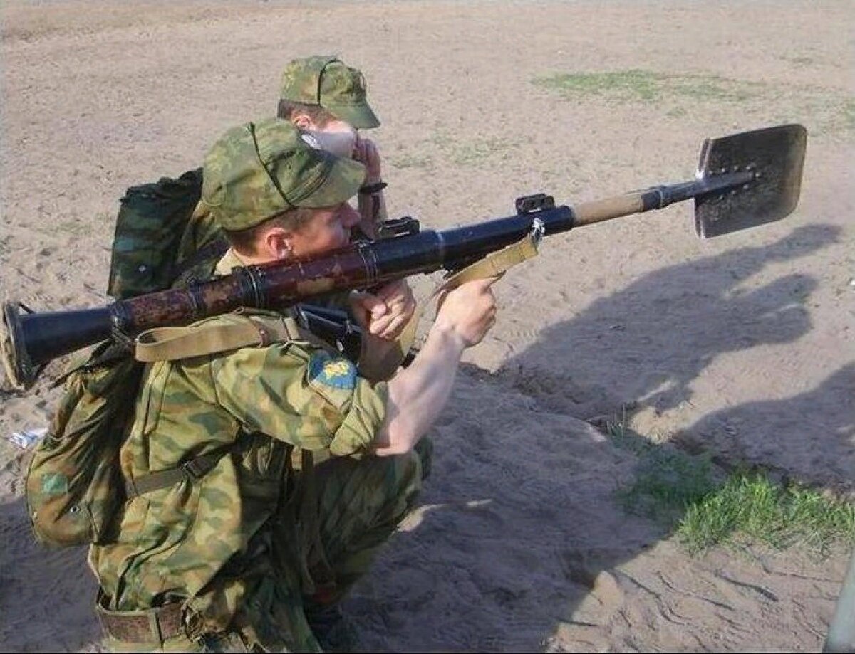      Суровое стройбатовское вооружение