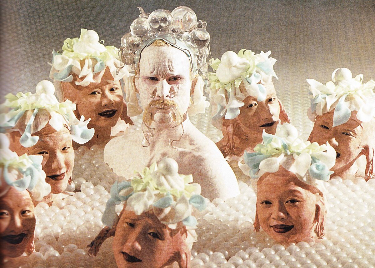 Кадры из цикла Cremaster.