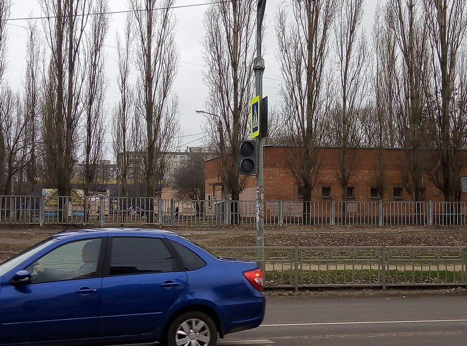     Когда светофор заработает, с безопасностью на этом участке дороги дело будет куда лучше. Юрий КОЗЛОВ