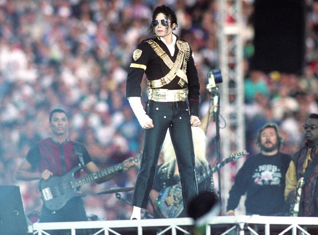 Фото с сайта https://www.chron.com/superbowl/article/Was-Beyonce-s-Super-Bowl-50-halftime-costume-a-6814190.php