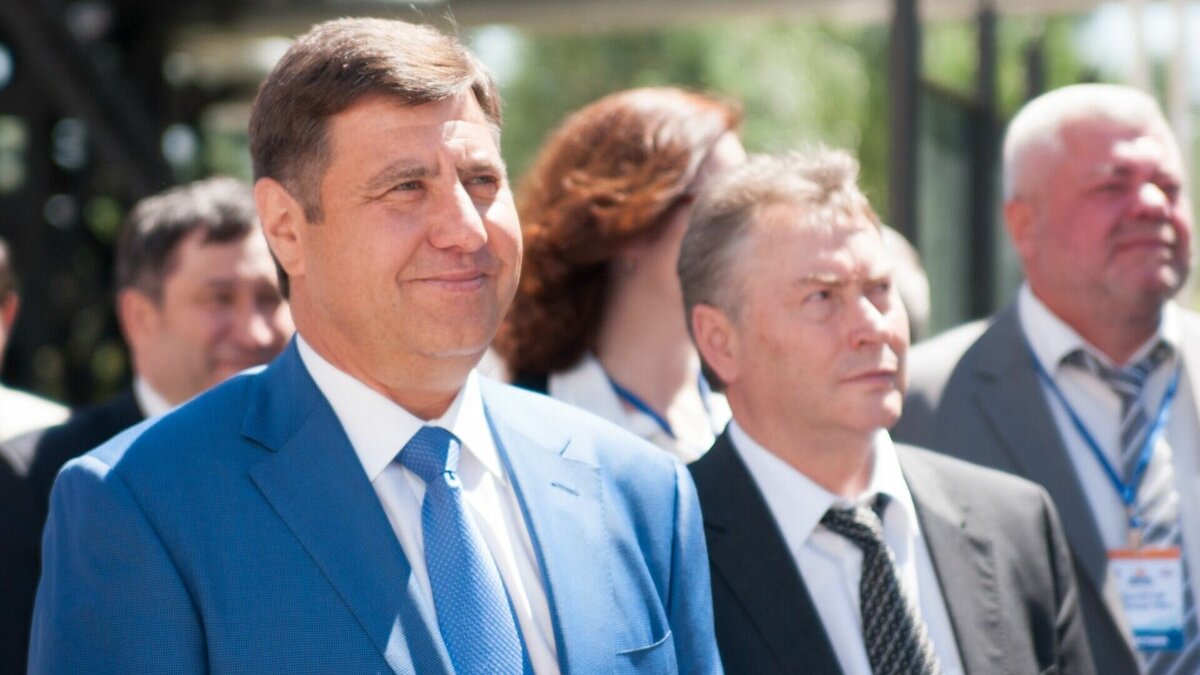     Дело связано с фасадом памятника культуры в центре Омска.