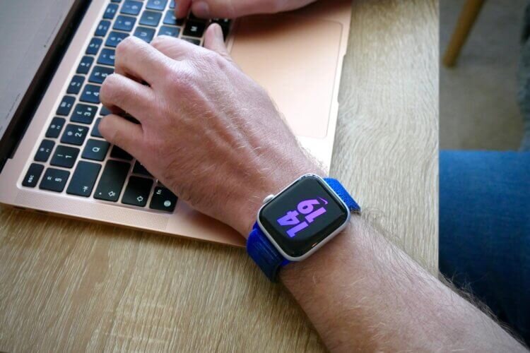    Apple Watch SE 2 смотрятся очень стильно
