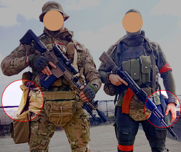 Сотрудники ЧВК «Вагнер» в зоне боевых действий на Донбассе. Подсумки-сбросы на боках. Как видим, на разных местах можно крепить. Это дело индивидуально, кому как удобно. Левши, правши, особенности размещения других подсумков (фото из открытых источников) 