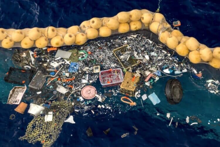    Стартап The Ocean Cleanup пытается собрать мусор из Большого тихоокеанского пятна / ©The Ocean Cleanup