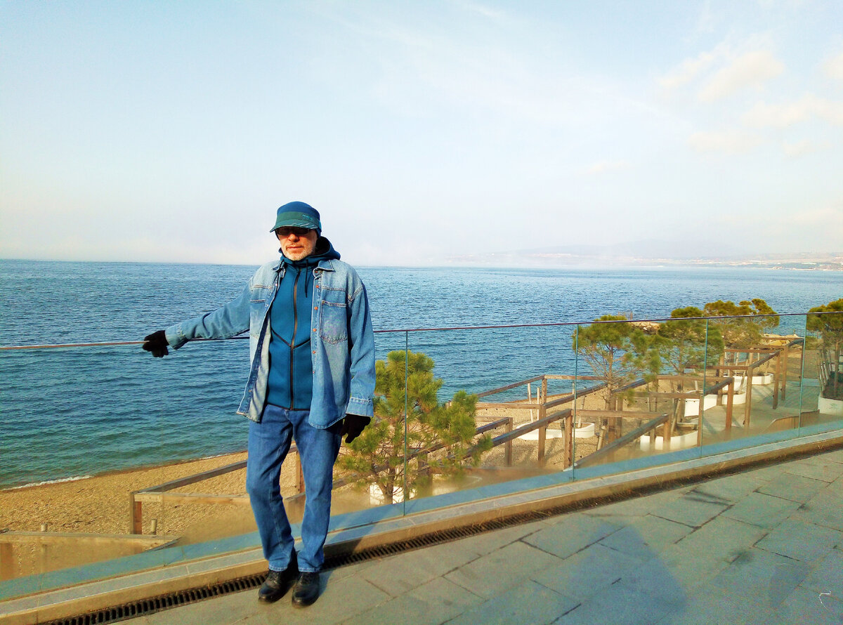 Михаил Лекс, автор рассказа и канала. Геленджик. Чёрное море, набережная. Центр