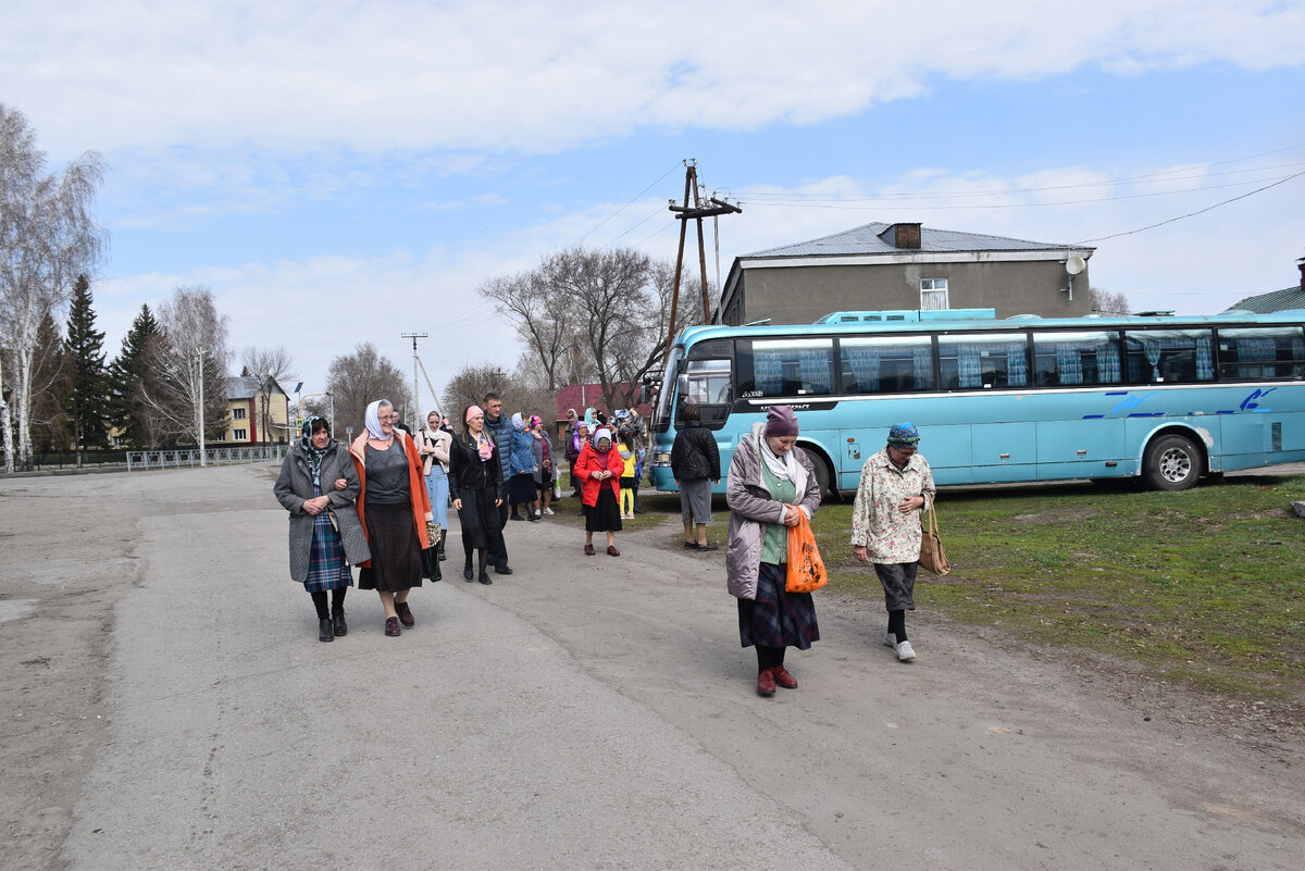 Автобусы барнаул усть пристань. Село Усть-Чарышская Пристань. Село Усть-Пристань Алтайский край. Авангард Усть-Пристань. В селе.