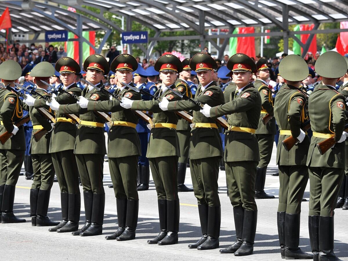    Участники парада в Минске в честь 75-летия Победы© Sputnik / Виктор Толочко