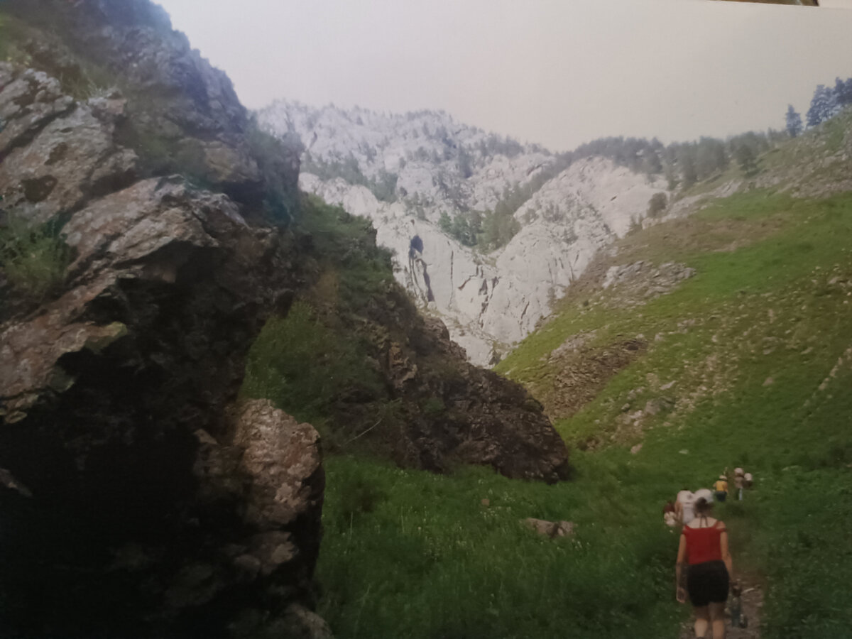 Начало экскурсии, поднимаемся в Долину