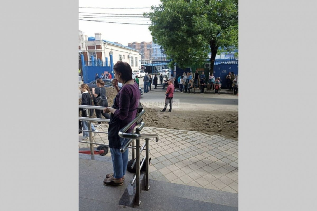    Утром 31 мая Сенной рынок в Краснодаре эвакуировали из-за бесхозной сумки