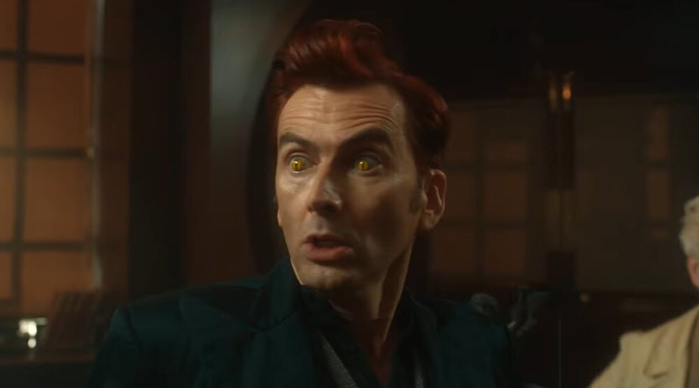     Кадр из 2 сезона сериала «Благие знамения» (2023)