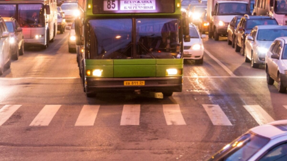     В День России 12 июня по городу будут ездить дополнительные автобусы.