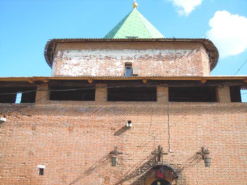 6 июня 2021 г. Мы продолжаем делать то, что мы уже много наделали (В. С. Черномырдин). Побывал в кремле и поснимал. Там территория закрыта и охрана не пускает.-41