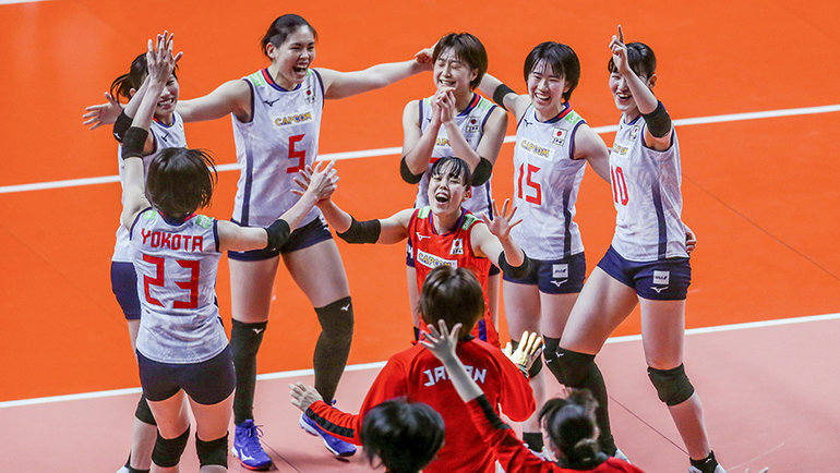    Японские волейболистки.