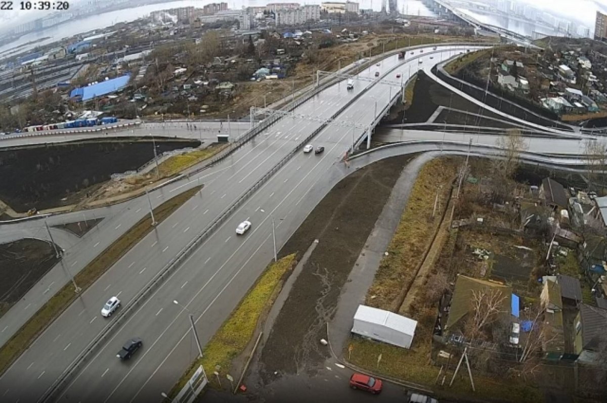    Благодаря ней жители Студгородка могут напрямую попасть на Николаевский проспект и проехать в сторону Копыловского моста.