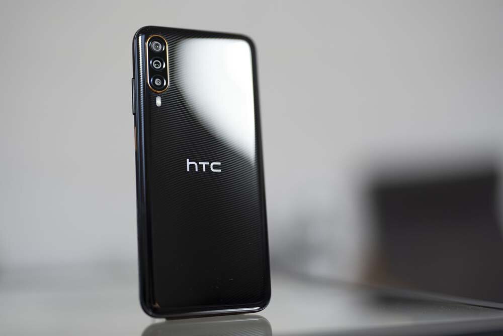 Дизайн смартфона HTC Desire 22 pro