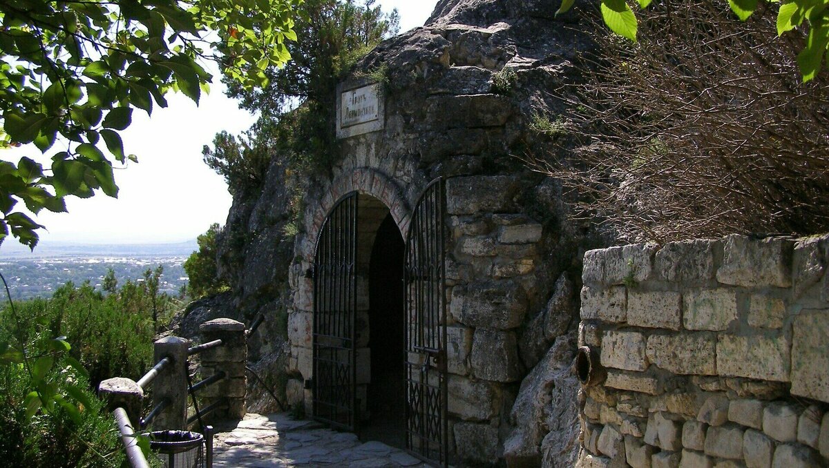     Поводом для поручения стал доклад Счетной палаты РФ, следует из документа правительства России.