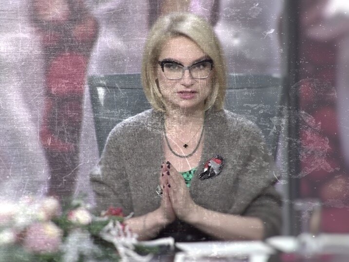 Эвелина Хромченко — отличный специалист-теоретик, но иконой стиля, по моему личному мнению, её не назовёшь.