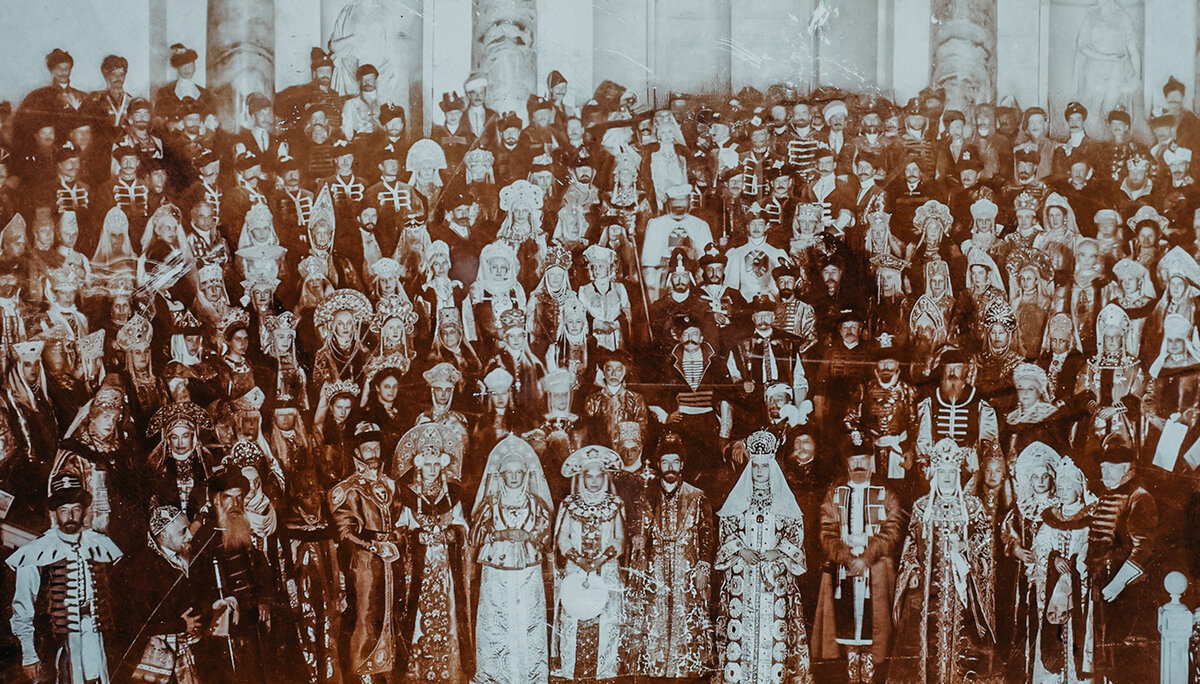 Редчайшая фотография костюмированного бала 1903 года
