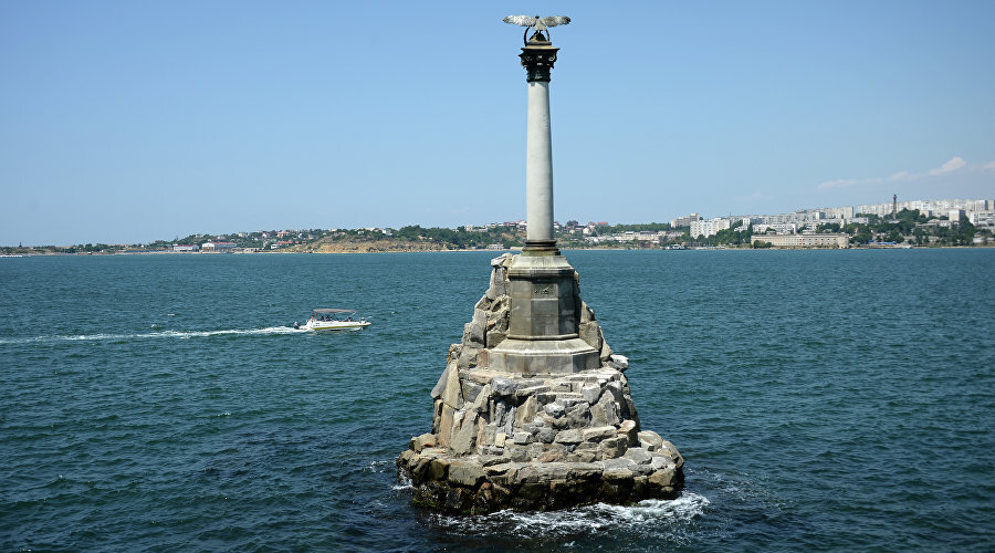 Памятник затопленным кораблям в Севастополе // Фото: Туристический портал Республики Крым