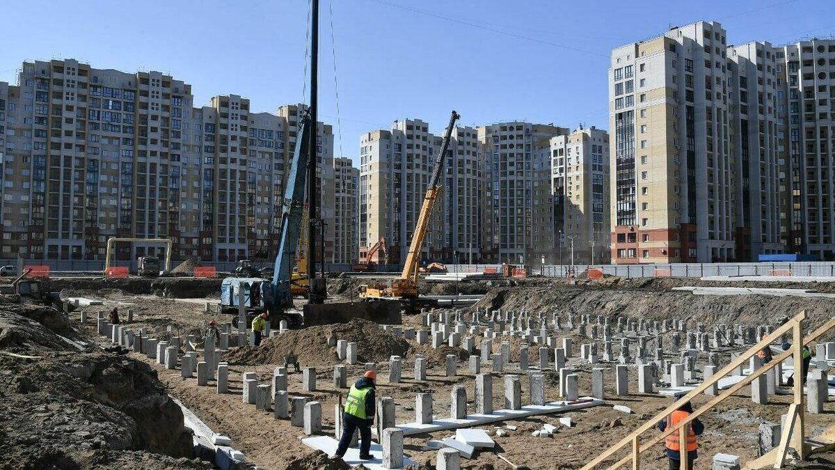     1 апреля новый глава региона побывал на стройках социальных объектов.