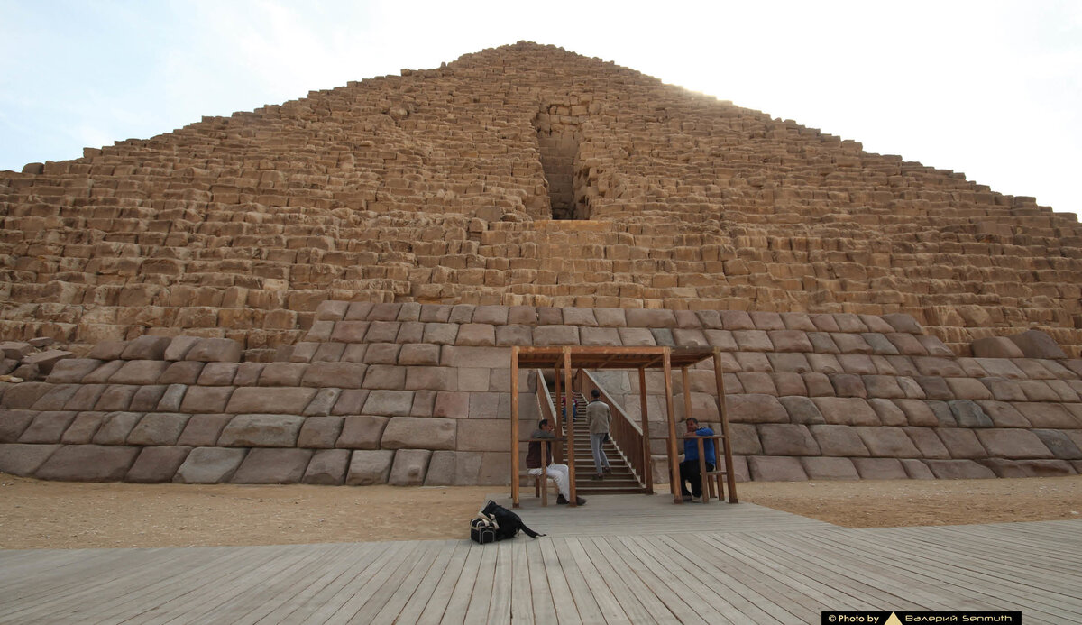 пирамида Менкаура Египет гранитные блоки