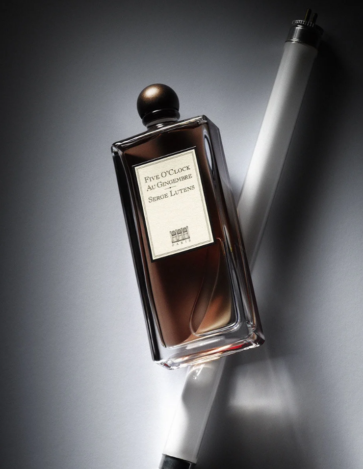 Serge lutens l orpheline. Серж лютенс Five o’Clock. Five o'Clock au gingembre Serge Lutens. Serge Lutens Five o'Clock. Serge Lutens квадратный флакон.