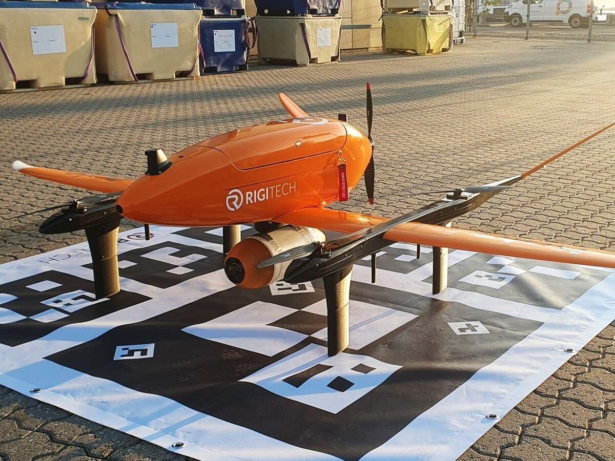    Дроны научились сбрасывать доставляемый груз с сантиметровой точностью