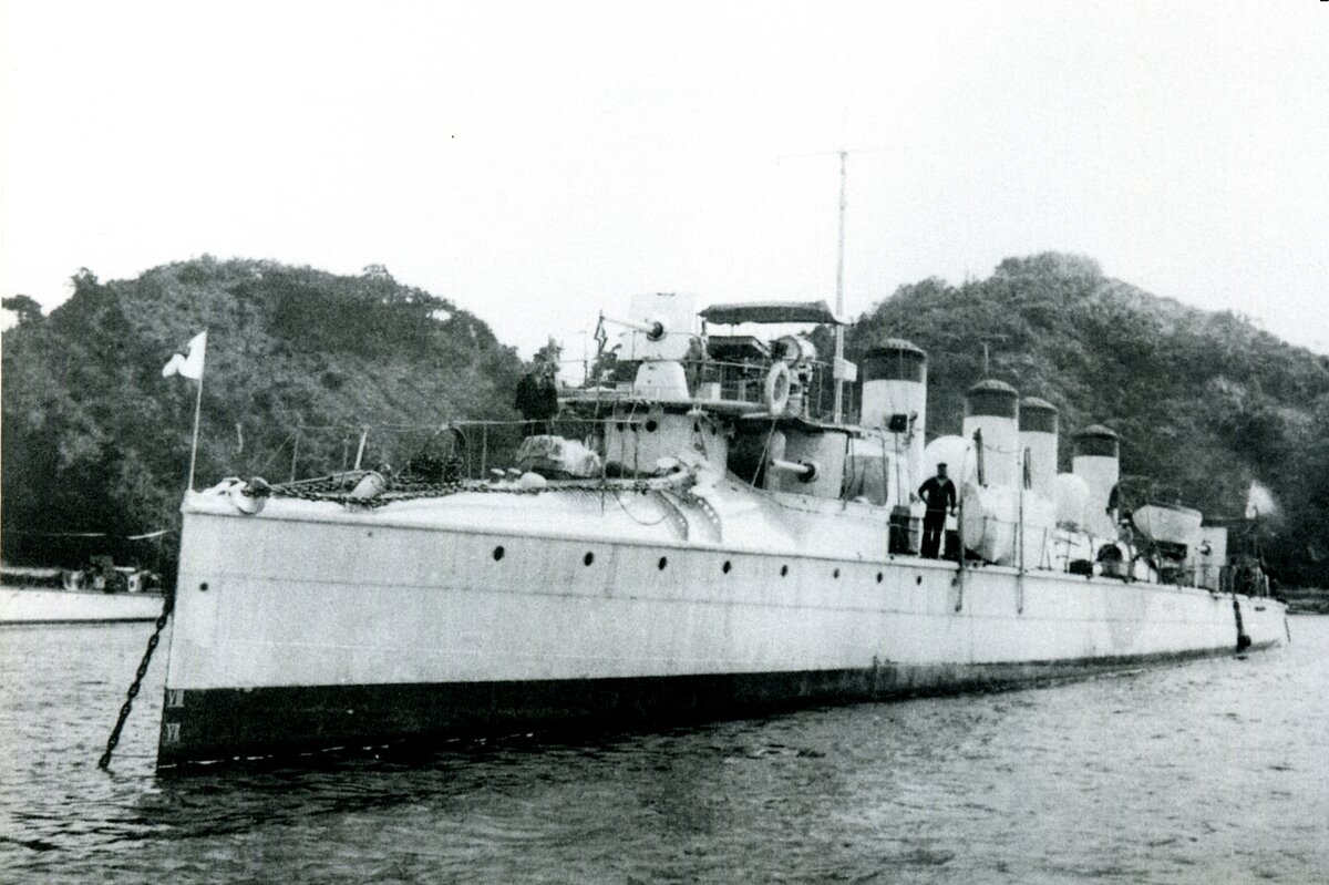 IJN_Sazanami_at_Yokosuka_Meiji_33
