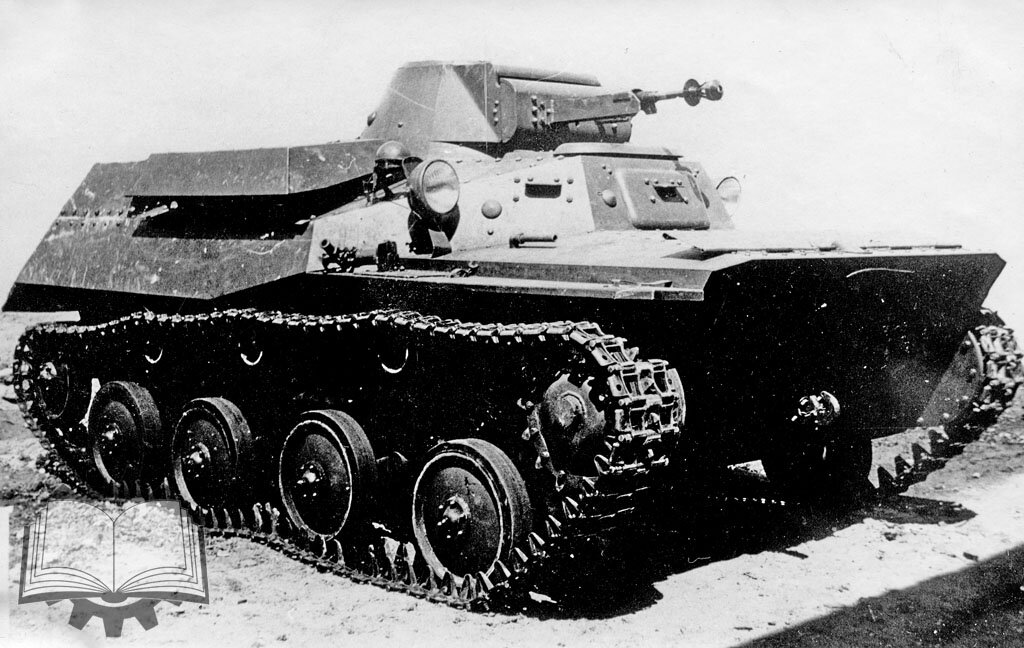 Разведывательный танк Т-40 выпуска 1941 года. Он послужил базой для Т-30. Впрочем, часть Т-30 почти от него и не отличалось.
