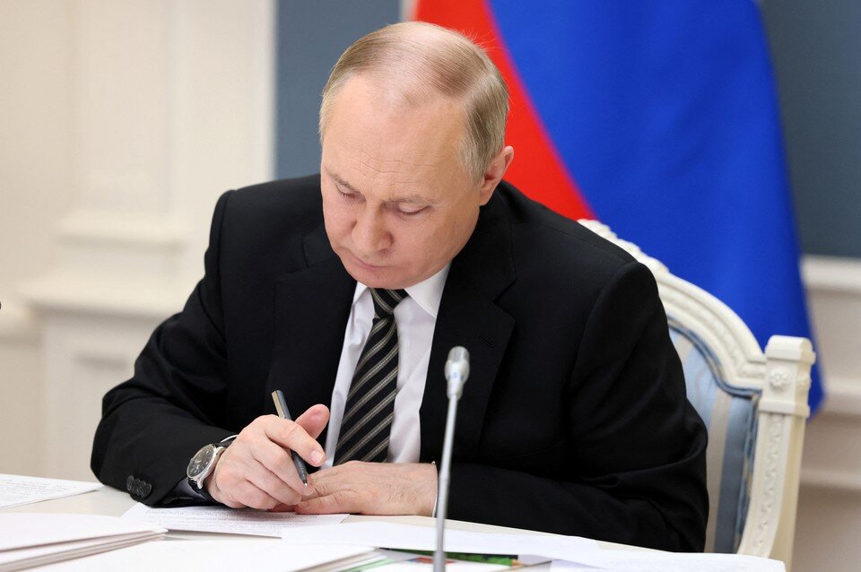    Владимир Путин  REUTERS