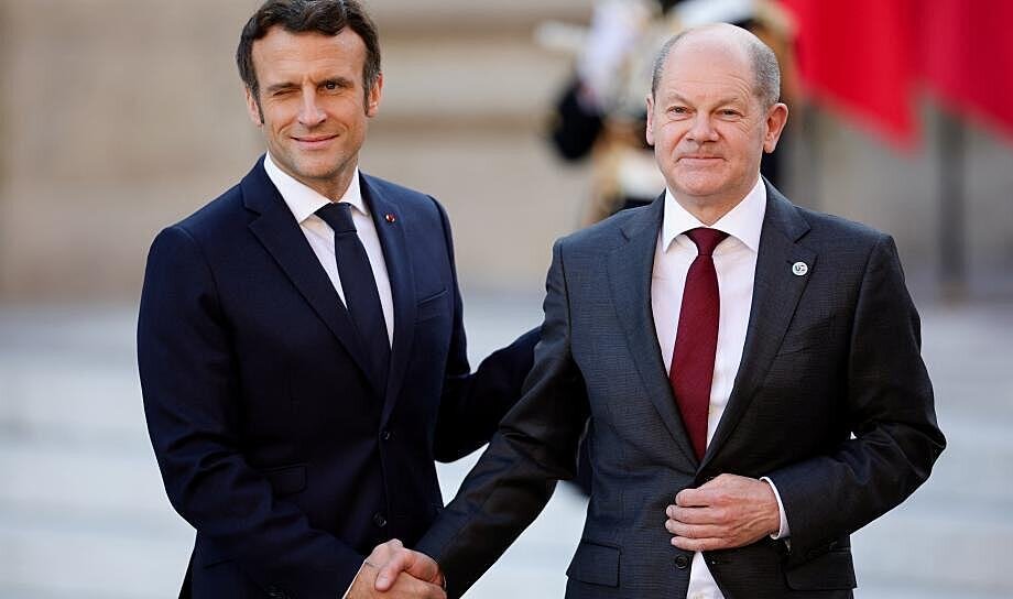 Улыбки и рукопожатия в большой политике не должны вводить в заблуждение. Фото из открытых источников.