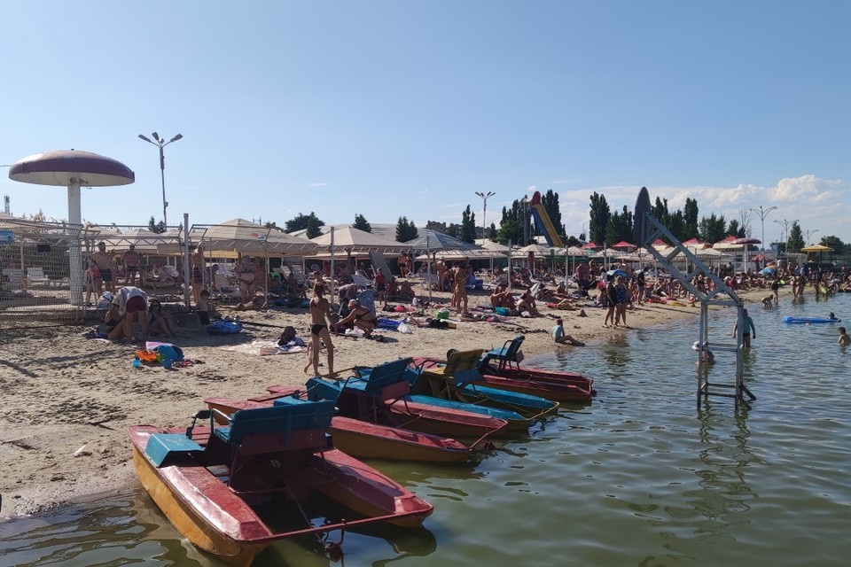     Если не за комфортом, то за эстетикой сходить на пляж можно. Фото: КАКАСЬЕВА Александра