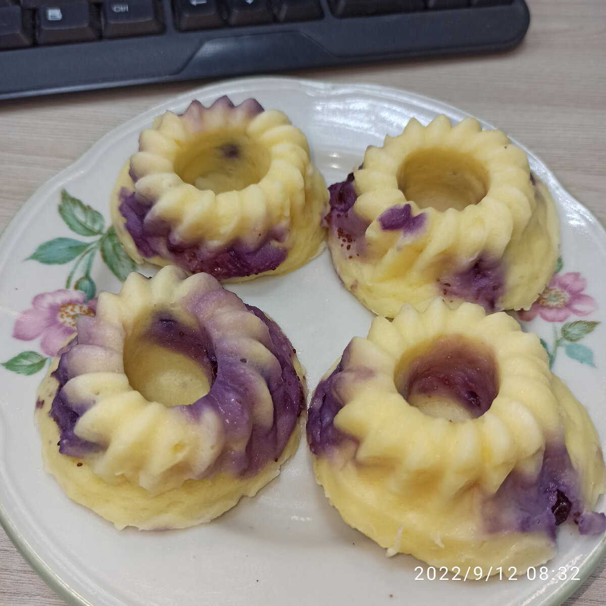 Сырники с черникой😋