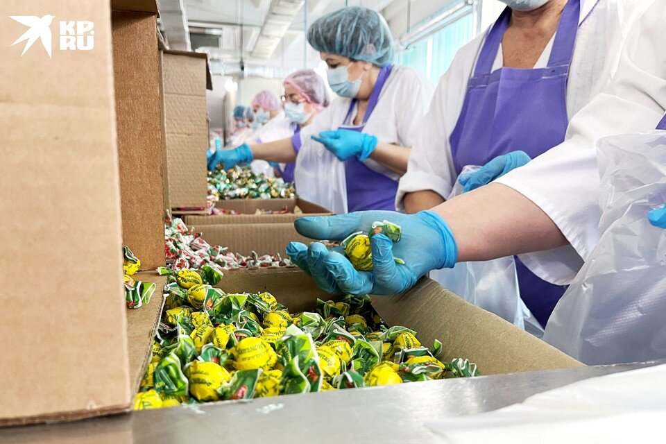     Фасовка конфет. Анна СОБОЛЬ