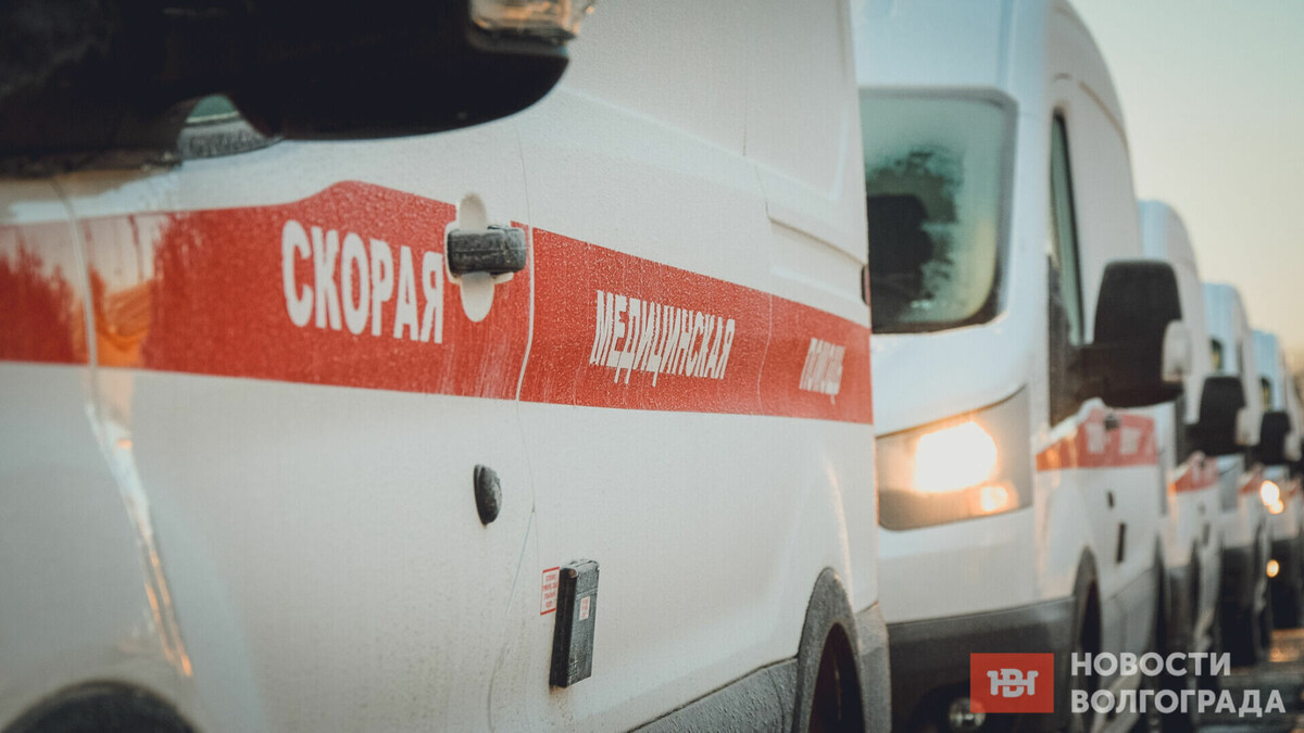     Правительство РФ выделило дополнительно 7,2 млрд рублей на закупку для регионов карет «скорой помощи» и школьных автобусов. Автомобильная техника будет поставлена до конца текущего года и в Волгоградскую область.